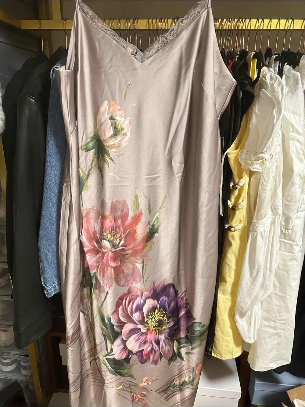 EXPRESS Gorgeous Satin Floral Dress !🪻🪷🌷